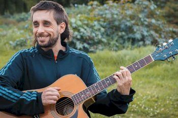Juan Cruz Marciani, cantante de Encías Sangrantes.