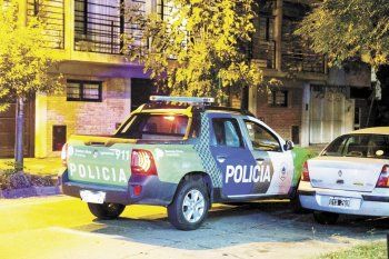 En una entradera en City Bell golpearon a un policía