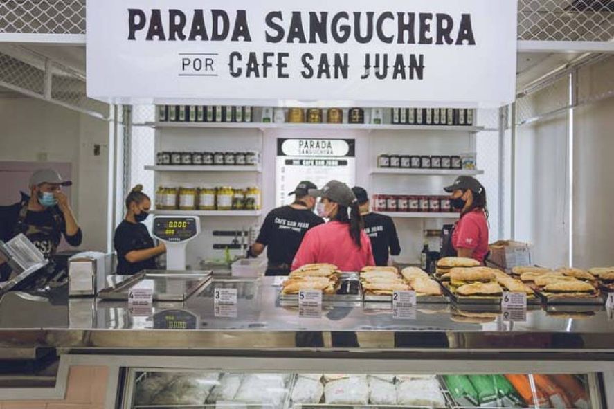 Escapadas fuera de la provincia de Buenos Aires: camino a Rosario, una estación de servicio enamora con una inédita parada sanguchera.