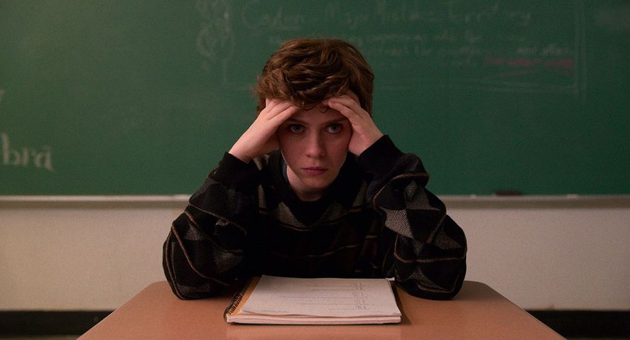 Dirigida por Jonathan Entwistle, esta serie mezcla la comedia, el drama y la fantasía, y es una gran opción para ver este fin de semana largo en la plataforma de Netflix.