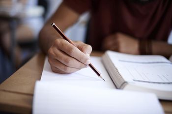 becas egresar: ¿como inscribirse al programa para terminar el secundario?