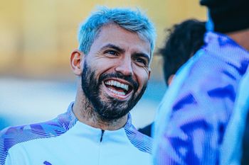 El Kun sorprendió en twitter y generó un divertido ida  y vuelta con sus seguidores.