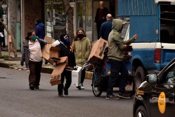 Tres docentes e investigadores de la UNLP presentaron, en la jornada de ayer,  el libro El subsuelo de la patria: historia del Movimiento de Trabajadores Excluidos.