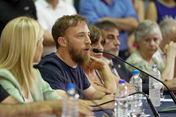 a pesar de martin insaurralde, el peronismo consagro en lomas de zamora a federico otermin