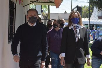 Fernando Gray y Malena Galmarini en la Escuela de Educación Especial “Nuevos Horizontes Echeverrianos del Barrio Parque Delfino