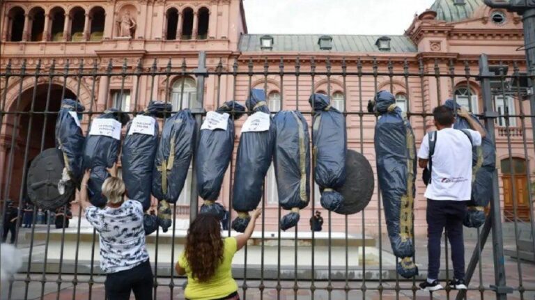 El camino del odio: de bolsas mortuorias a un atentado político