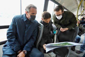 Gabriel Katopodis, Axel Kicillof y Agustín Simone, durante la recorrida.