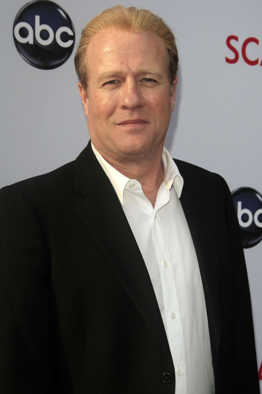 Gregg Henry integra el reparto de