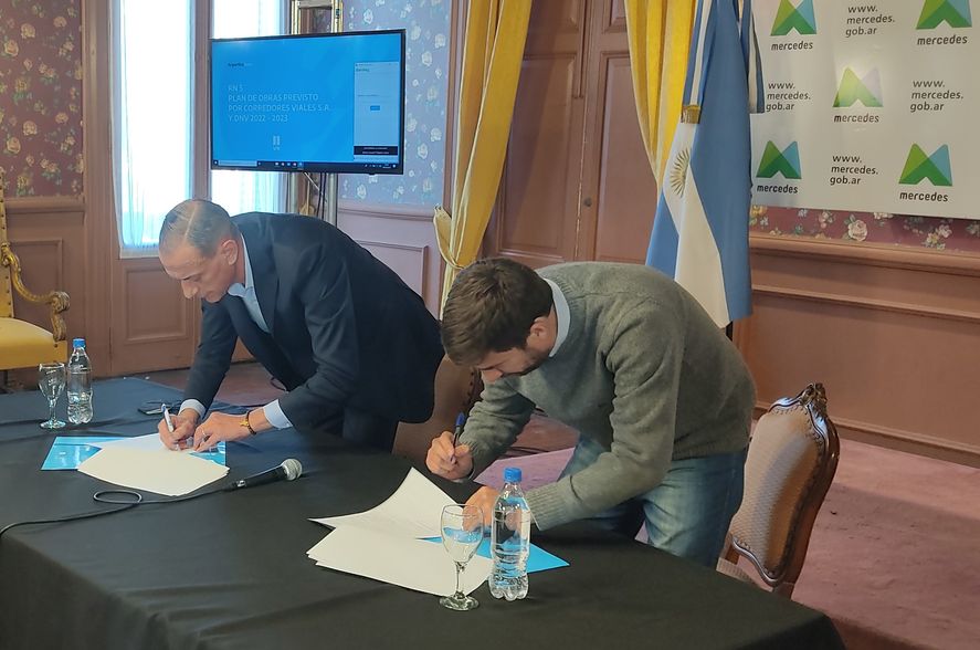 El titular de Vialidad Nacional, Gustavo Arrieta, y el intendente de Mercedes, Juan Ustarroz