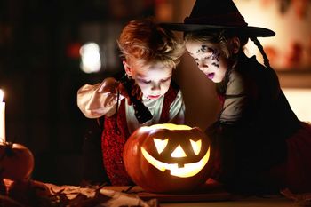 Cada 31 de octubre se festeja Halloween, también conocida como la “noche de las brujas”.