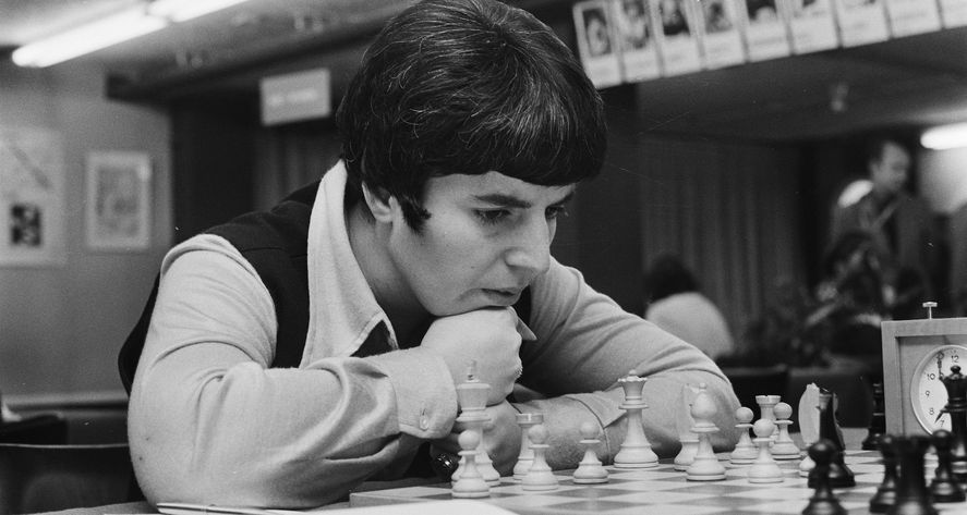 Nona Gaprindashvili, jugadora de ajedrez de Georgia, demandó a Netflix por difamación en Gambito de Dama