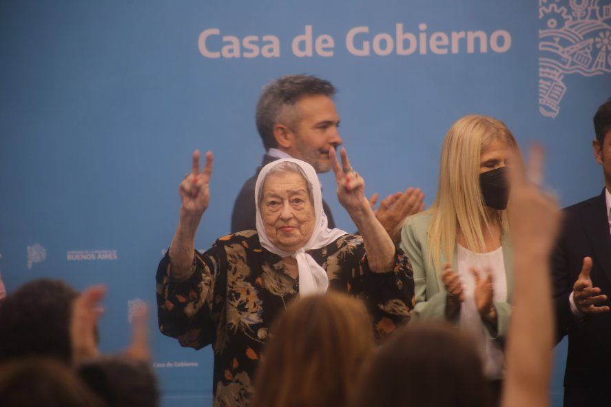 Hebe de Bonafini se encuentra hospitalizada