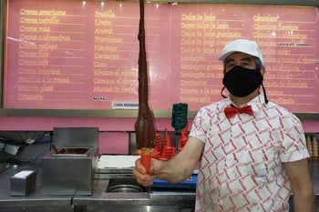 Via Flaminia fue fundada en 1965 por Antonio Capraro, un inmigrante italiano que inventó el helado gigante