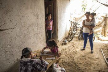 El 49,3% de los hogares delGran Buenos Aires sufrió una caída en sus ingresos respectoa la situación previa a al Covid-19. 