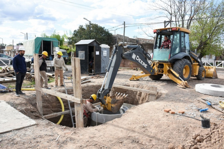 Obras: extienden las redes de cloacas en Bragado, Mechita y Chivilcoy