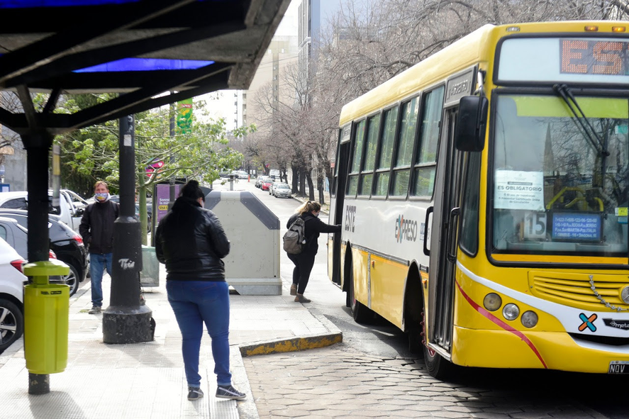 Los colectivos de la ciudad comenzarán a circular desde el lunes 2 de enero con frecuencia de verano.