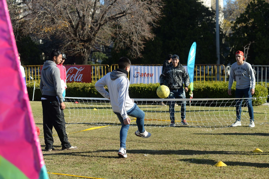 La Municipalidad de La Plata prepara un Fan Fest en Plaza Moreno. Vecinos y turistas podrán ver los partidos en pantalla gigante y disfrutar de la gastronomía. 