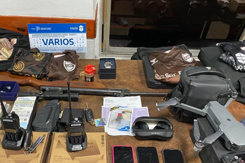 buscan al jefe de la barra de platense por robos en countries: le secuestraron hasta la play station