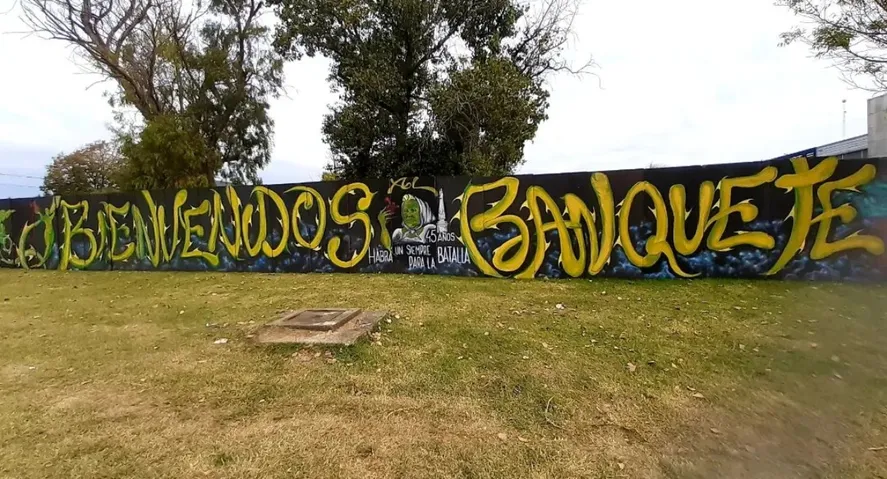El mural que pintaron los fanáticos en La Plata cuando La Renga visitó la ciudad en mayo de 2022.