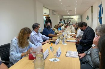 Los docentes recibieron la oferta del Gobierno en las negociaciones paritarias.