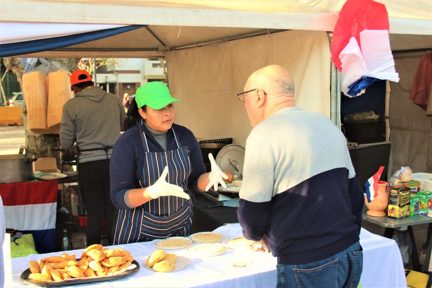Puestos de comidas típicas de Paraguay habilitados desde la mañana Puestos de comidas típicas de Paraguay habilitados desde la mañana