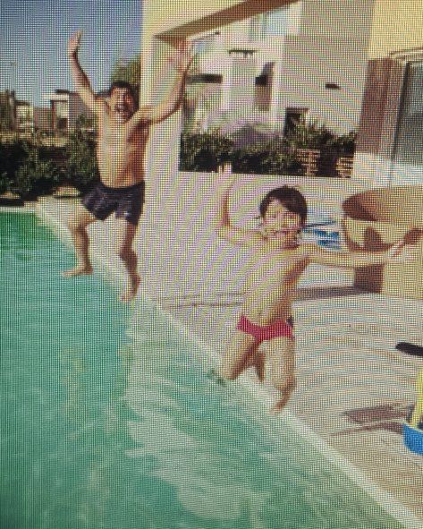 El "Babu" Diego, su hijo Benjamín y una foto tomada por Gianinna que ahora logró recuperar de un viejo teléfono 