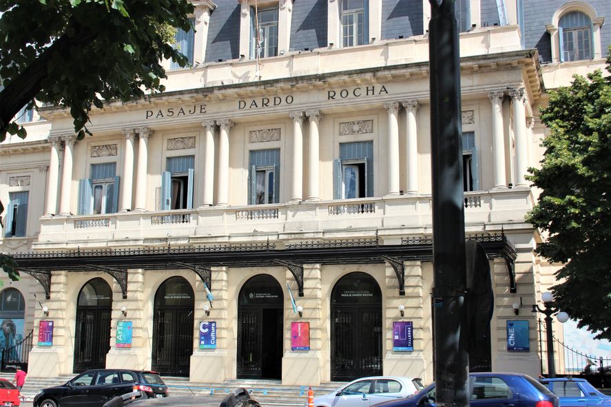 Inscripción presencial en el 1° piso del Pasaje Dardo Rocha en calle 50 entre 6 y 7, La Plata.