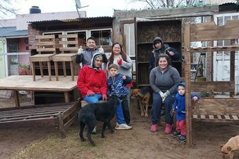 Personas privadas de la libertad donaron muebles a la familia damnificada