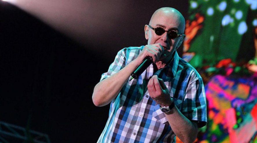 El Indio aporta las letras de veinticinco de las canciones de su trabajo al frente de Los Fundamentalistas. Serafín las reinterpreta y adapta con su enorme destreza en sus dibujos.