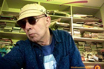 Prueba de vida: Indio Solari y su selfie 