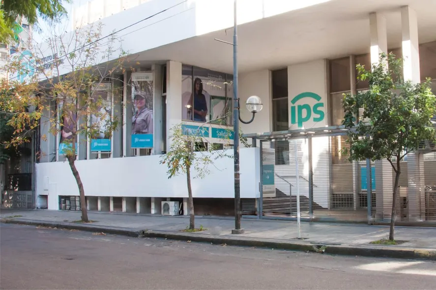 Quienes perciban una jubilación o pensión del IPS con familiares a cargo, deberán presentar la documentación para la renovación de la asignación familiar.