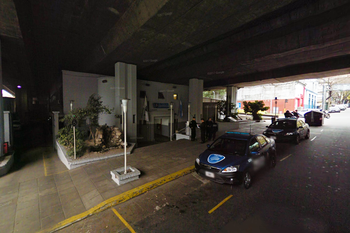 Tras una investigación de campo realizada por la policía de la ciudad, pudieron dar con el paradero del imputado, que se encontraba viviendo en Ituzaingó