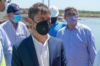 Axel Kicillof, durante los anuncios de este mediodía, en Roque Pérez.