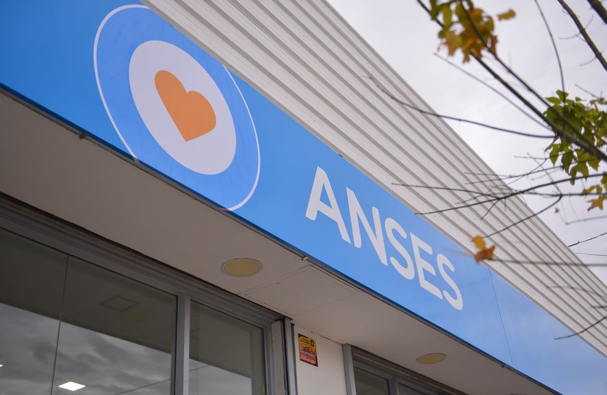 Los trabajadores informales recibirán un bono de 94 mil pesos, que se pagará en dos cuotas. 