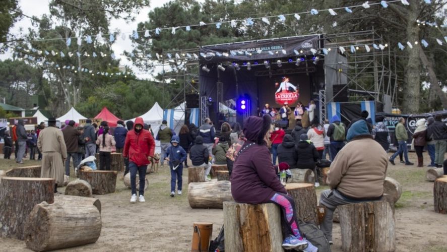 Se viene la Fiesta Tradicional Argentina "La Criolla" de Villa Gesell. Se viene la Fiesta Tradicional Argentina "La Criolla" de Villa Gesell.