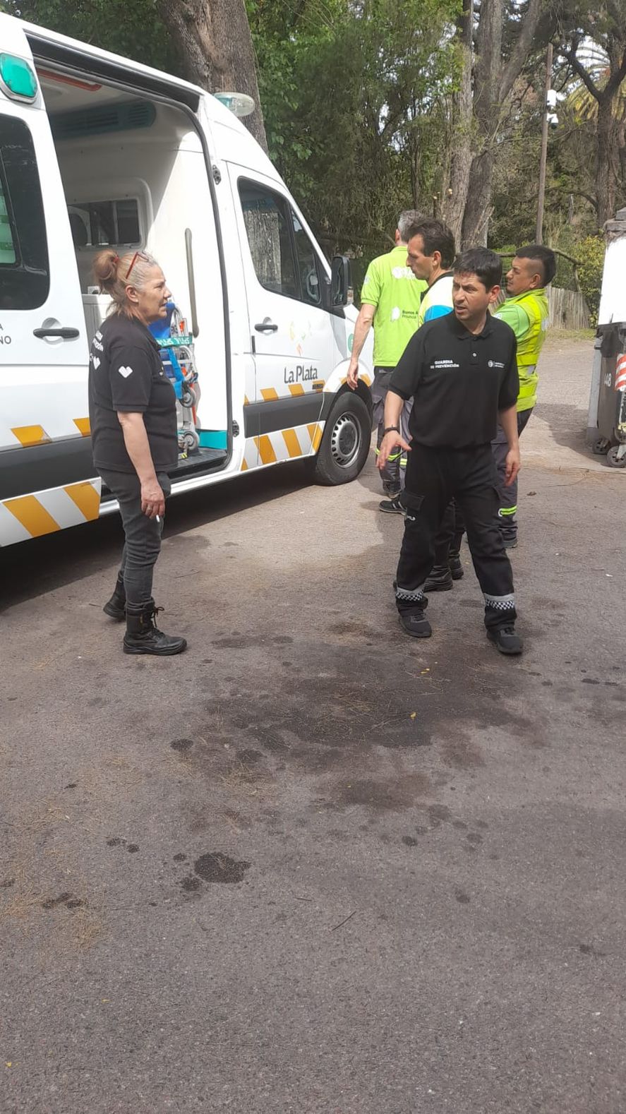 La joven herida por la bala perdida fue atendida en la terminal de micros