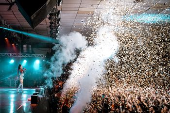 Lali y su público platense en Atenas, después de más de cuatro años. 