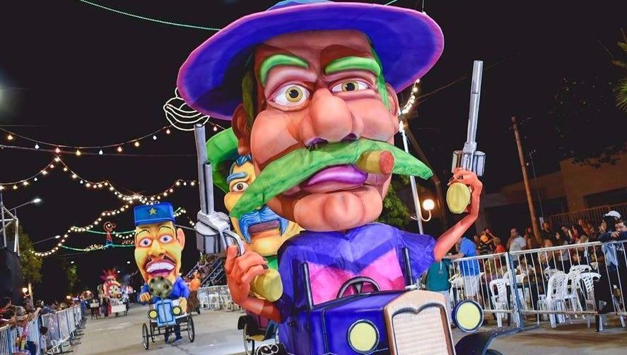 En la antesala al tradicional Carnaval Artesanal de Lincoln 2023, comparseros y carroceros realizarán sus presentaciones en dos localidades bonaerenses.