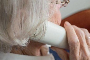 Una jubilada de 83 años perdió un millón de pesos y joyas en una estafa