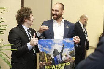 Javier Milei junto a Eduardo Bolsonaro.