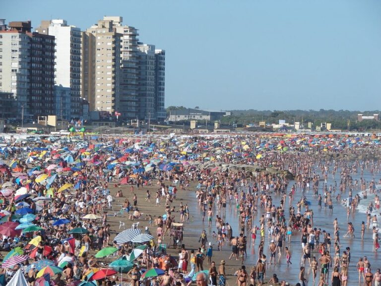 Vacaciones récord: otra ciudad bonaerense con ocupación completa