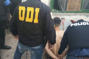 Uno de los presuntos motochorros que asaltó a Brenda