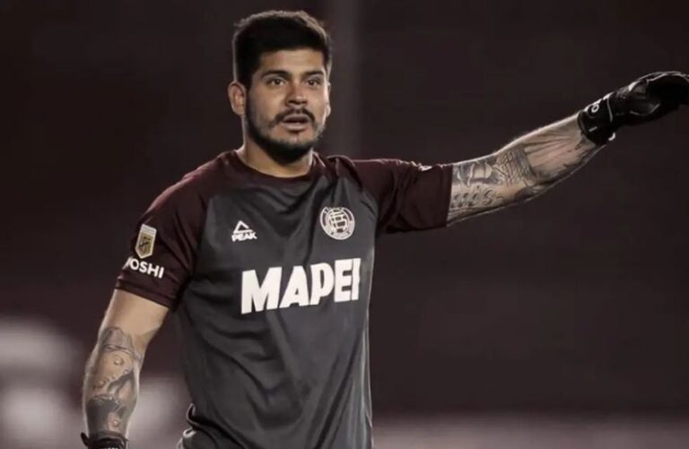 Insultos en inglés para un homónimo del arquero Lucas Acosta de Lanús