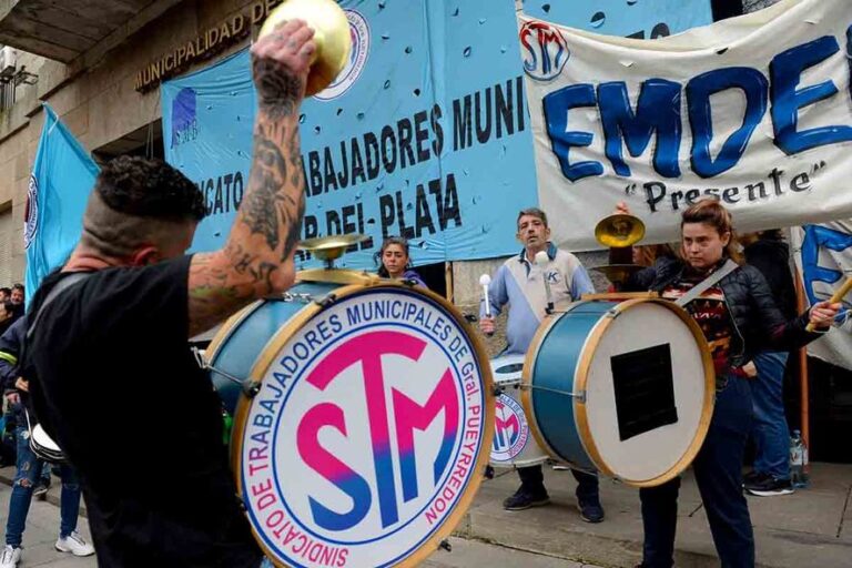 Los municipales de Mar del Plata acordaron un 30% de aumento