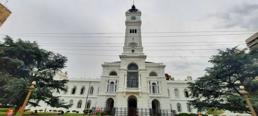 Esta semana, el Municipio de La Plata realizará visitas guiadas en el Palacio Municipal y la Casa Curuchet.