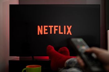 La cantidad de reproducciones de una película o serie en Netflix hacen que el podio de las más vistas se actualice.
