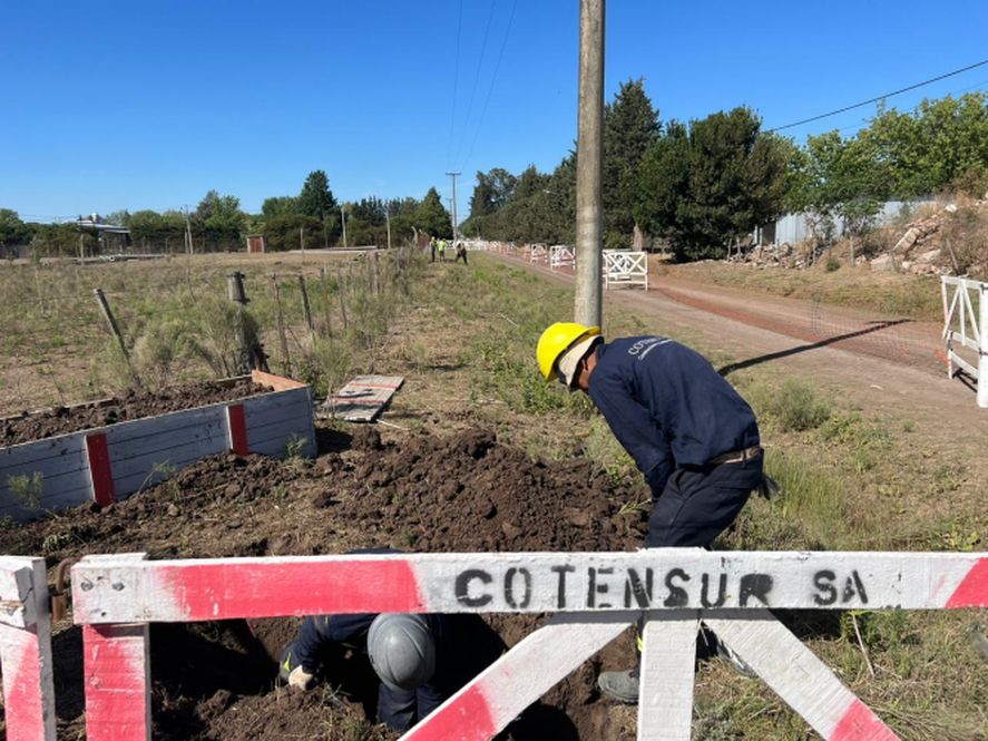 La Provincia inició la obra para el abastecimiento de agua de la localidad de Villa Lía.