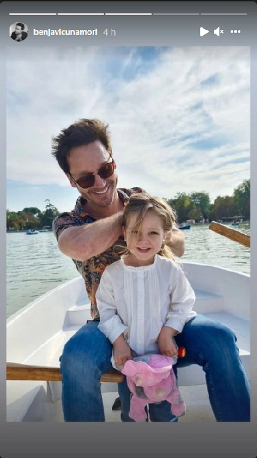 Benjamín Vicuña junto a su hija Magnolia