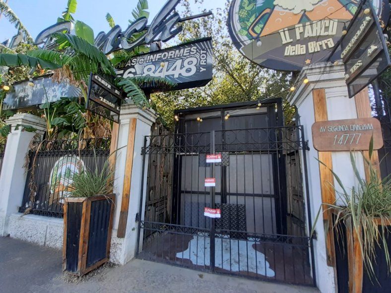 Pinar de Rocha, uno de los boliches más importantes del conurbano bonaerense, fue clausurado tras una fiesta multitudinaria. La Provincia busca restringir la nocturnidad en medio de la segunda ola.