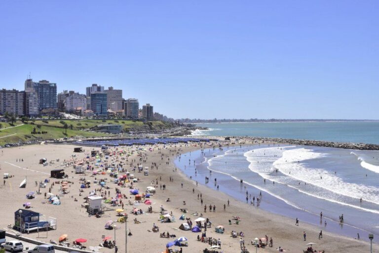 Continúan los carnavales en Mar del Plata: con murgas y comparsas, llega Festival Flama